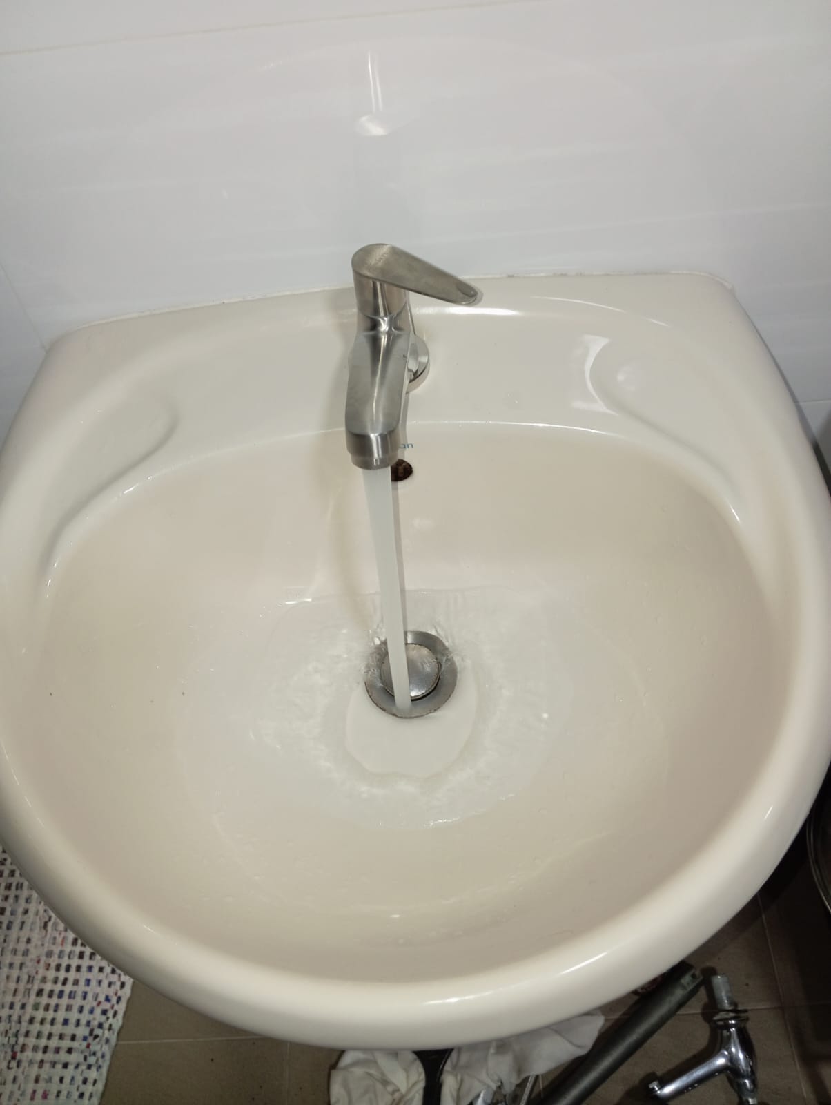 Bathroom Door Replacement Service in Singapore | Tasfia Engineering & Construction Pte Ltd
